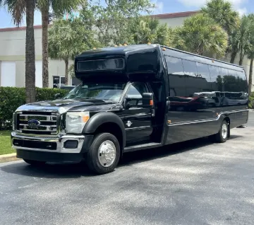 2015 Ford F-550 Eldorado 28P