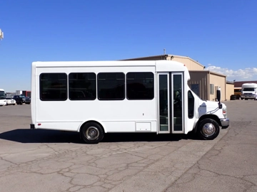 Picture of 2013 Ford E450 Starcraft Allstar Shuttle Bus