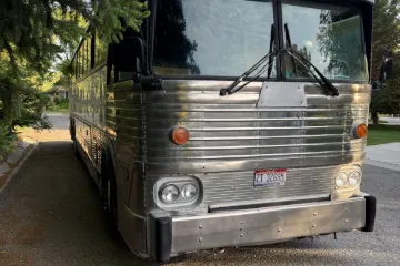 Picture of 1968 MCI Tour Bus/Conversion Bus - MC7 Challenger