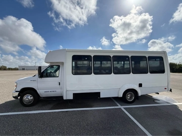 Picture of 2018 Ford E450 Shuttle Bus