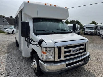 Picture of 2019 Ford E-450 Shuttle Bus
