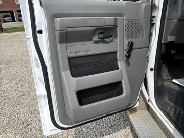 Picture of 2019 Ford E-450 Shuttle Bus