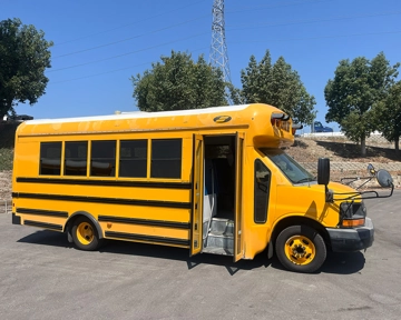 Picture of 2015 Chevrolet 4500 Starcraft School Bus
