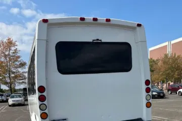 Picture of 2007 Ford E-450 20P Party