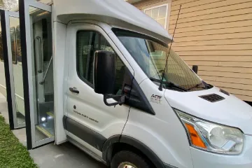 Picture of 2016 Ford T-350HD Starcraft 13P Luxury
