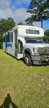 2020 Ford F-550 Shuttle Bus