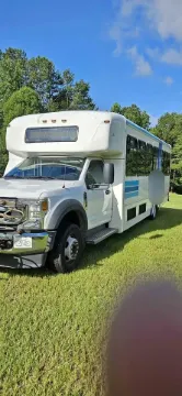 2020 Ford F-550 Shuttle Bus