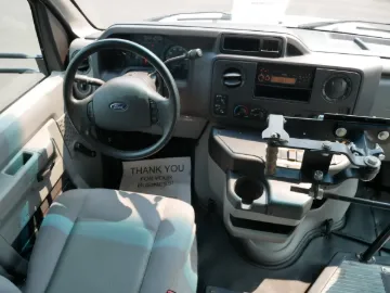Picture of 2009 Ford E450 Starcraft Allstar Shuttle Bus