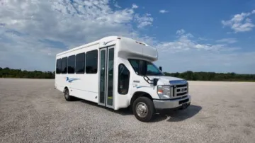Picture of 2019 Ford E450 Starcraft Shuttle Bus