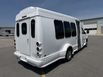 Picture of 2018 Ford Turtle Top Shuttle Bus