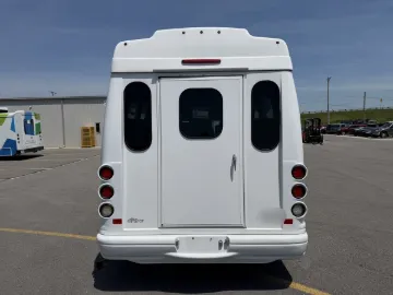 Picture of 2018 Ford Turtle Top Shuttle Bus
