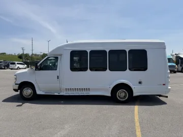 Picture of 2018 Ford Turtle Top Shuttle Bus
