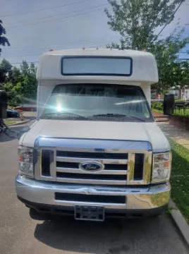 Picture of 2018 Ford E450 Super Duty Cutaway Shuttle Bus