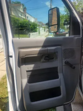 Picture of 2018 Ford E450 Super Duty Cutaway Shuttle Bus