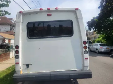 Picture of 2018 Ford E450 Super Duty Cutaway Shuttle Bus