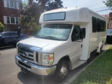 Picture of 2018 Ford E450 Super Duty Cutaway Shuttle Bus