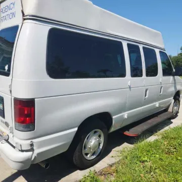 Picture of 2012 Ford E350 Super Duty Shuttle Bus ADA