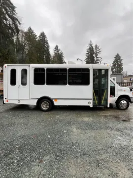 Picture of 2008 Ford E450 Shuttle Bus