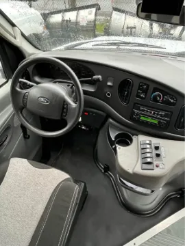 Picture of 2008 Ford E450 Shuttle Bus