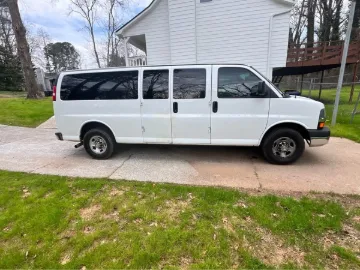 Picture of 2016 Chevrolet Express 3500 Passenger Van