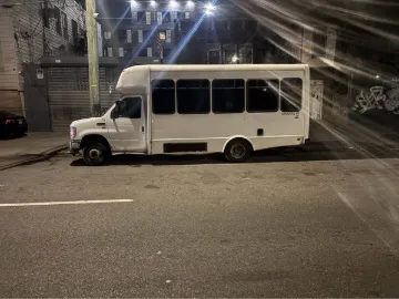Picture of 2016 Ford E350 Super Duty Shuttle Bus