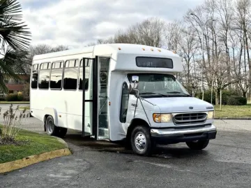 Picture of 2002 Ford E-450 Super Duty Shuttle Bus ADA