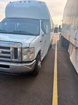 Picture of 2011 Ford E450 Super Duty Cutaway Shuttle Bus