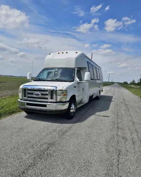 Picture of 2011 Ford E450 Super Duty Cutaway Shuttle Bus