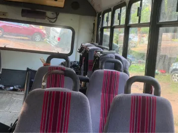 Picture of 2005 Ford E450 Super Duty Cutaway Shuttle Bus