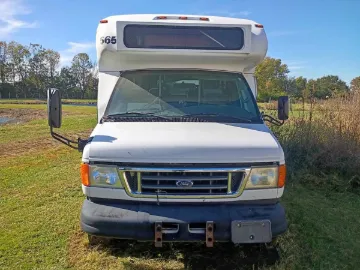 Picture of 2006 Ford E450 ADA Shuttle Bus