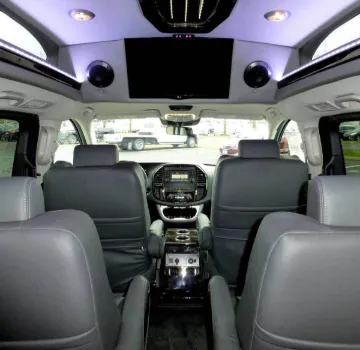 Picture of 2016 Mercedes Benz Metris Passenger Van