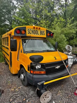 Picture of 2008 Chevrolet Express Thomas Shuttle Bus