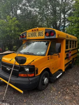 Picture of 2008 Chevrolet Express Thomas Shuttle Bus