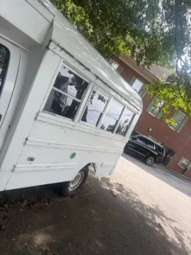 Picture of 1992 GMC Savanna Cutaway Shuttle Bus