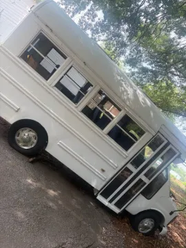 Picture of 1992 GMC Savanna Cutaway Shuttle Bus