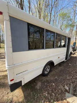 Picture of 2009 Chevrolet Express Cutaway Starcraft Shuttle Bus
