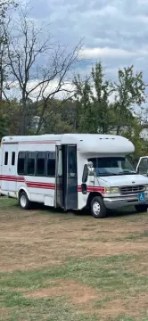 Picture of 1999 Ford E350 Super Duty ADA Shuttle Bus