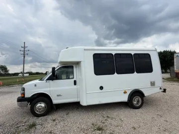 Picture of 2016 Chevrolet Express 4500 ADA Shuttle Bus