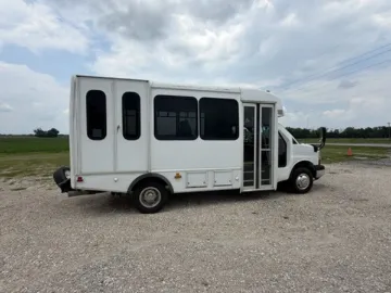 Picture of 2016 Chevrolet Express 4500 ADA Shuttle Bus