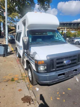 Picture of 2009 Ford E350 Startrans ADA Shuttle Bus