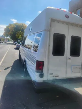 Picture of 2009 Ford E350 Startrans ADA Shuttle Bus