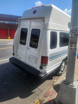 Picture of 2009 Ford E350 Startrans ADA Shuttle Bus