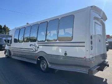 Picture of 2014 Turtle Top International Shuttle Bus
