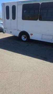Picture of 2017 Chevrolet 4500 Cutaway Shuttle Bus ADA