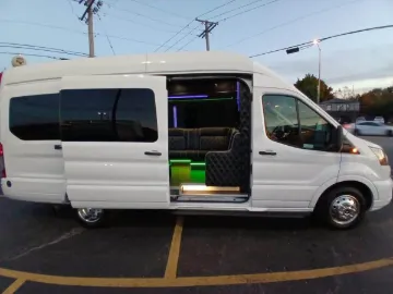 Picture of 2022 Ford E150 Super Duty Xlt Limo & Party Bus