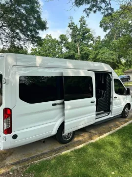 Picture of 2022 Ford E150 Super Duty Xlt Limo & Party Bus