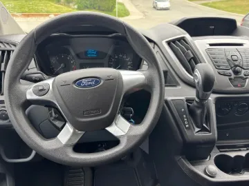 Picture of 2019 Ford E350 Super Duty Passenger Van
