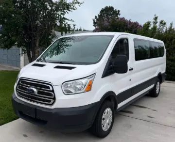 Picture of 2019 Ford E350 Super Duty Passenger Van