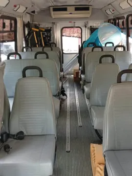 Picture of 2003 Ford E450 Super Duty Cutaway ADA Shuttle Bus