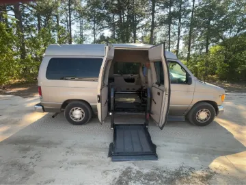 Picture of 2002 Ford E150 Passenger ADA Passenger Van